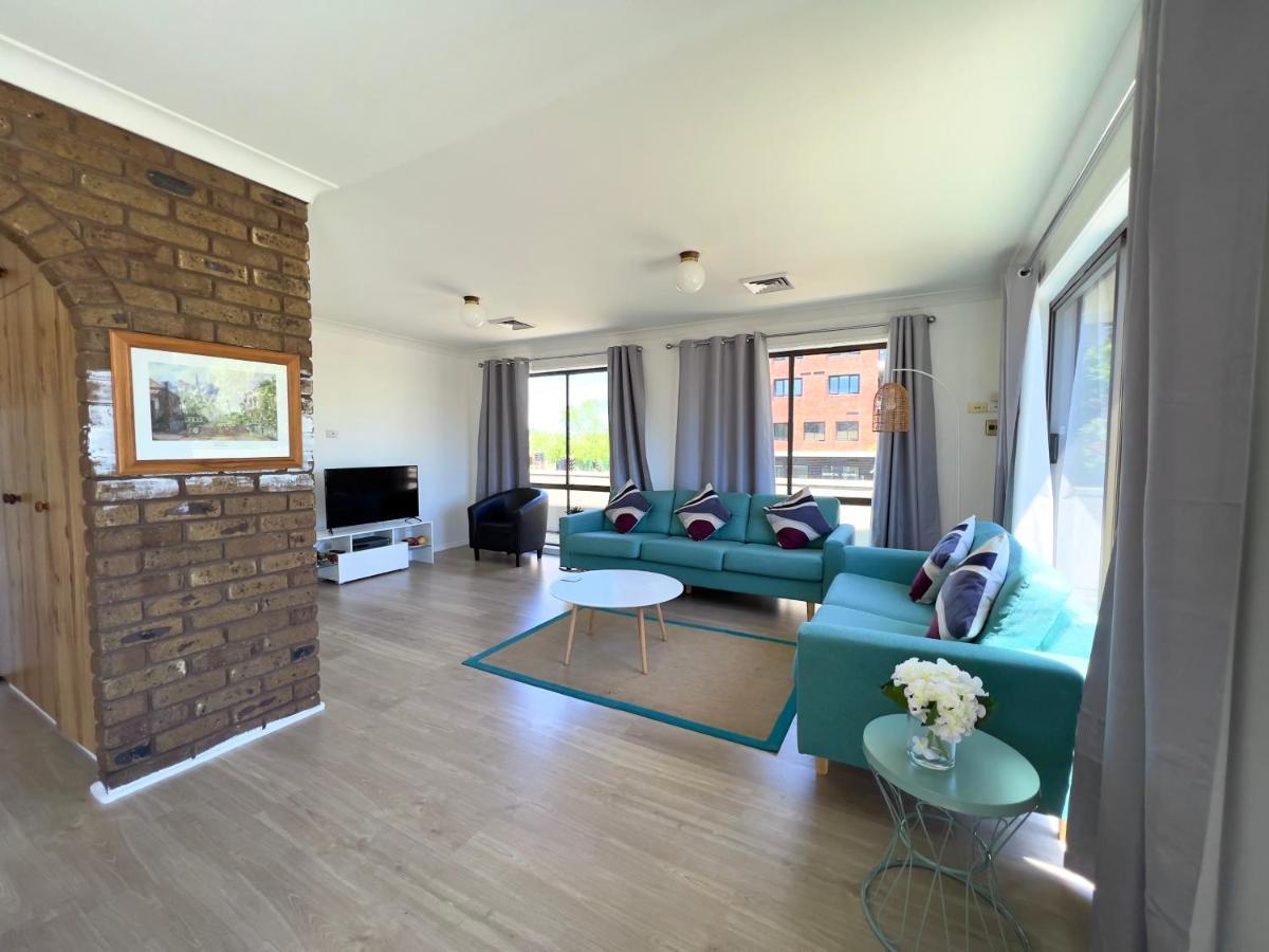 Albury Garden Court Motel Eksteriør billede
