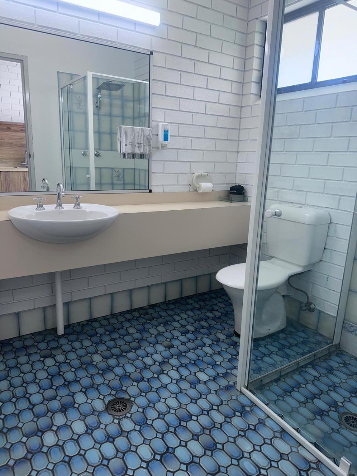 Albury Garden Court Motel Eksteriør billede